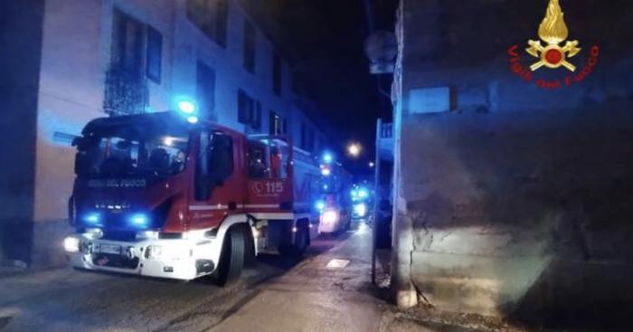 Incendio in cucina a Busto Arsizio, una persona soccorsa dopo aver inalato fumo