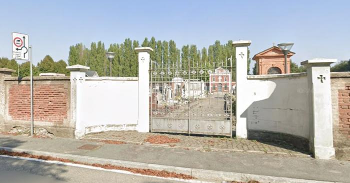 Furti e vandalismi al cimitero di Gorla Minore: caccia ai responsabili