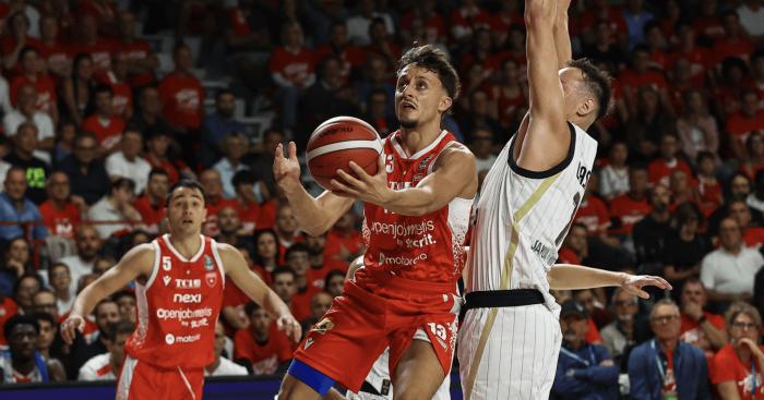 Varese, esordio da dimenticare: la Virtus domina a Masnago e vince 90-69