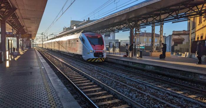 Treni in tilt nel Varesotto: mattinata di disagi tra Malpensa, Milano e il Passante