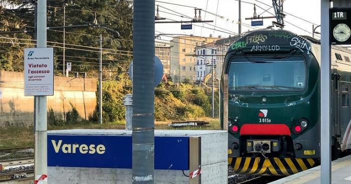 Treni lombardi, parte la sfida dei pendolari: a Varese la raccolta firme per “Lombardia si Muove”