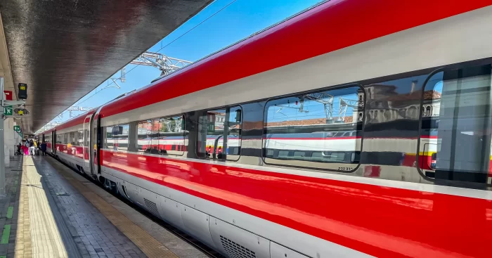 Sciopero dei treni, lunedì sera scatta la protesta: disagi fino a martedì 8 settembre