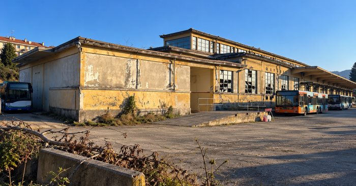 Galimberti è già in campagna elettorale: inaugura l’ex Macello… ma è ancora un cantiere senza un futuro certo