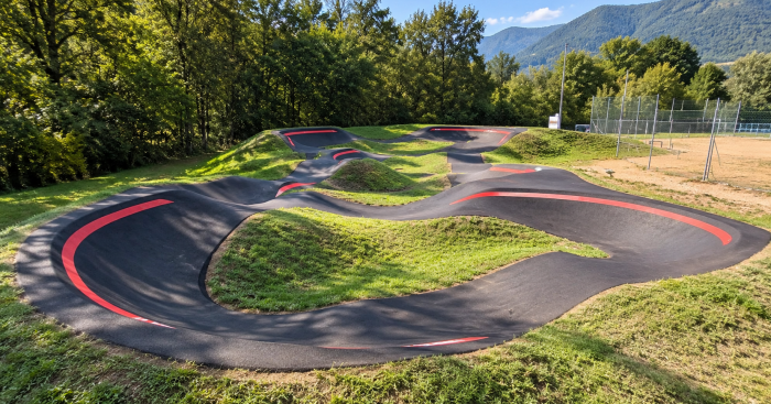 Cuasso al Monte inaugura la nuova pump track: una pista connessa a una rete mondiale di rider