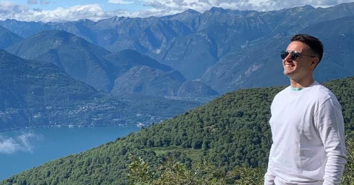 Lavena Ponte Tresa, Noah non ce l’ha fatta: morto a 27 anni dopo il drammatico schianto in moto