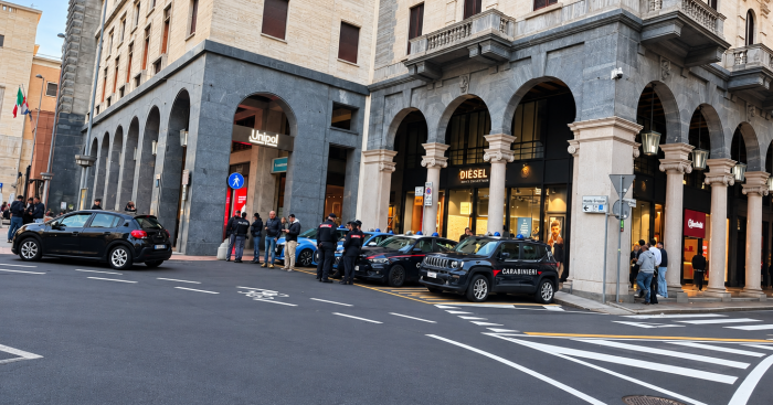 Varese, controlli rafforzati in centro dopo gli scontri di Milano. Più polizia e ultras che manifestanti