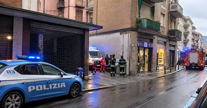Donna precipita da un palazzo a Varese: tragedia in via Piave
