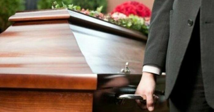 Mentre si celebra il funerale i ladri fanno razzia: colpo ai mezzi dell’impresa